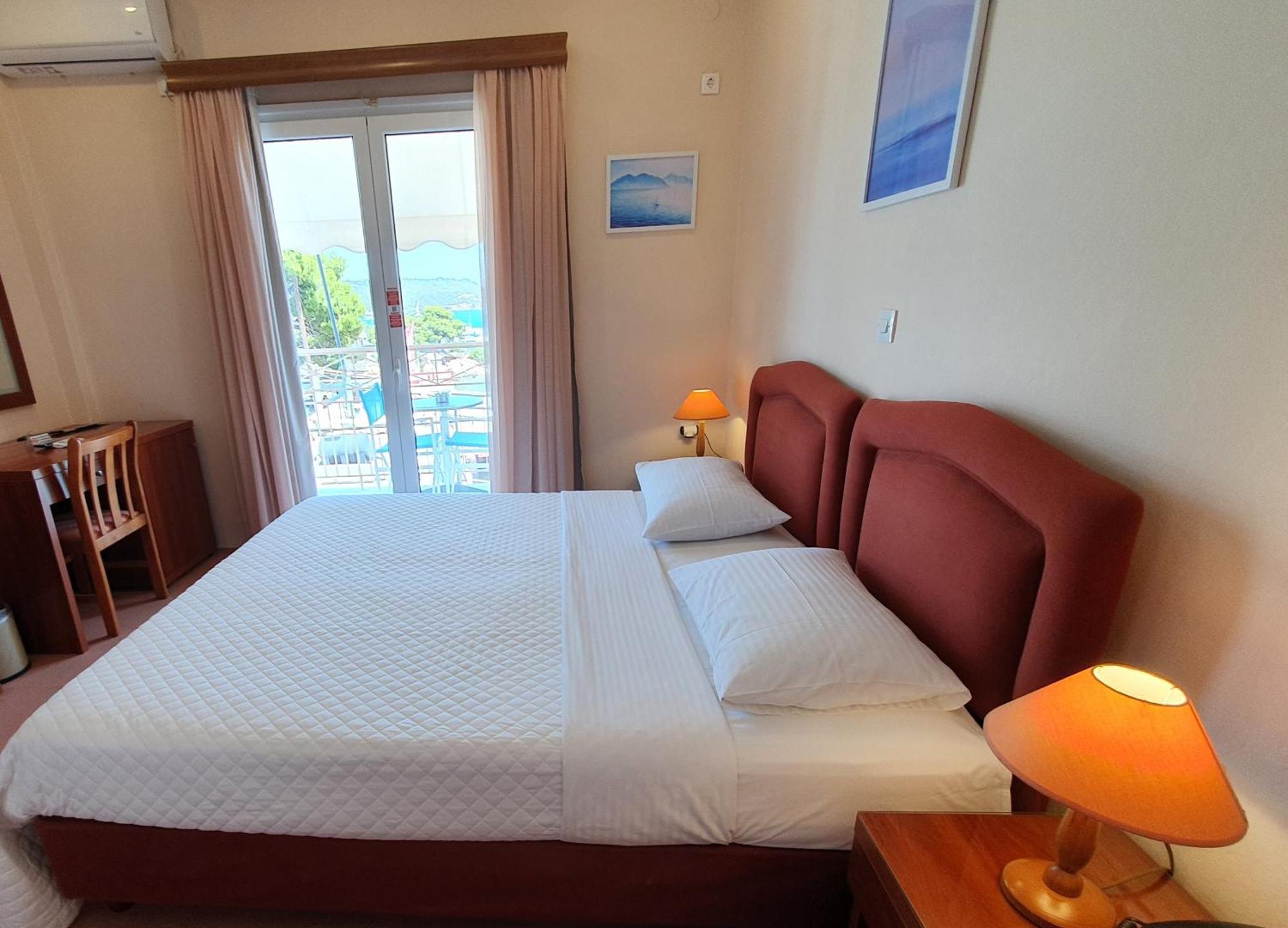 Hotel Acqua Marina - Άκουα Μαρίνα à Agia Marina  Extérieur photo