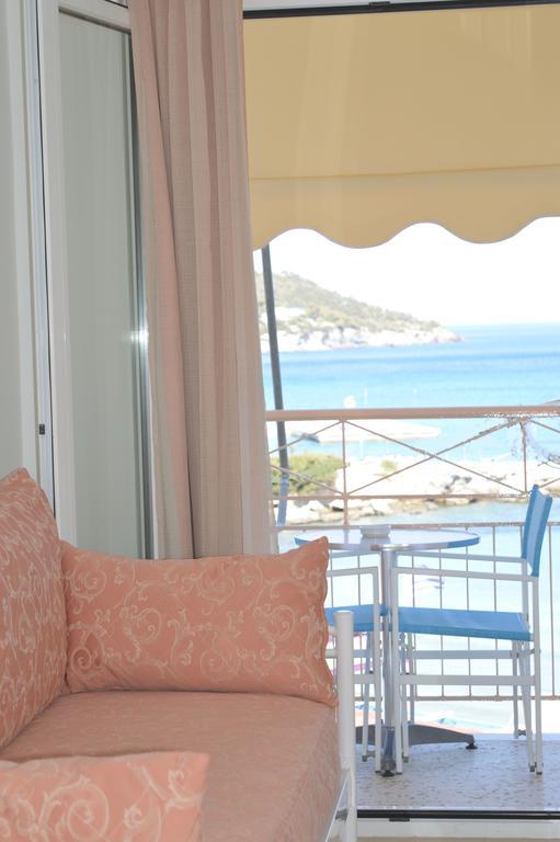 Hotel Acqua Marina - Άκουα Μαρίνα à Agia Marina  Extérieur photo